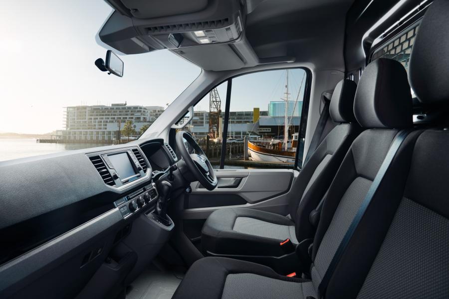 Интерьер Volkswagen Crafter High Roof Van LWB 2018 года  (AU) (фото 25 из 28)